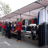 Puesto de mercadillo: Moda Joven Arousa